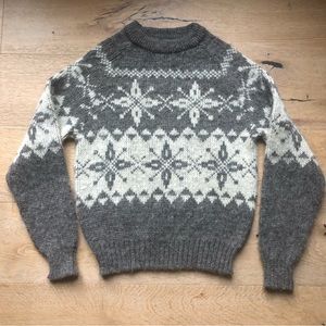 Stunning Cowichan Fair Isle pure wool Snowflakes women’s sweater SzM price firm!